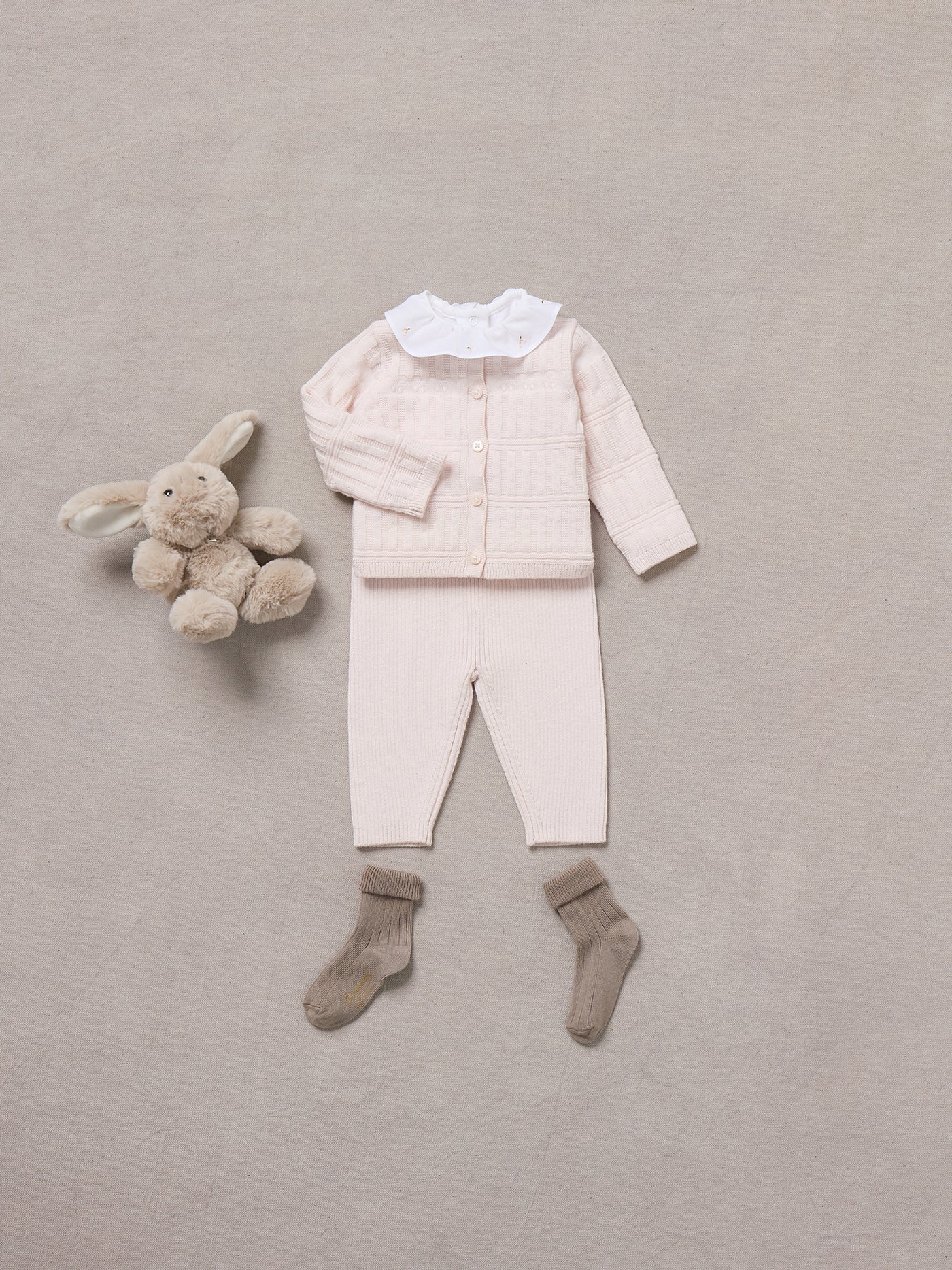 Look Naissance Hiver 2024 - Ensemble en laine et coton rose