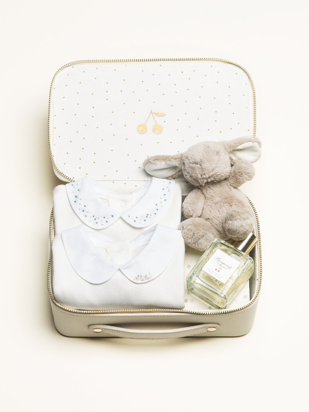 Petite valise naissance - Bodys, peluche et eau de senteur