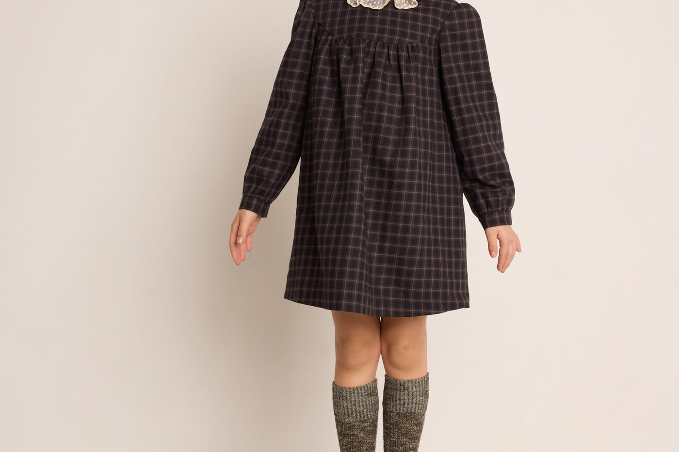 Look fille hiver 2023 robe a collerette