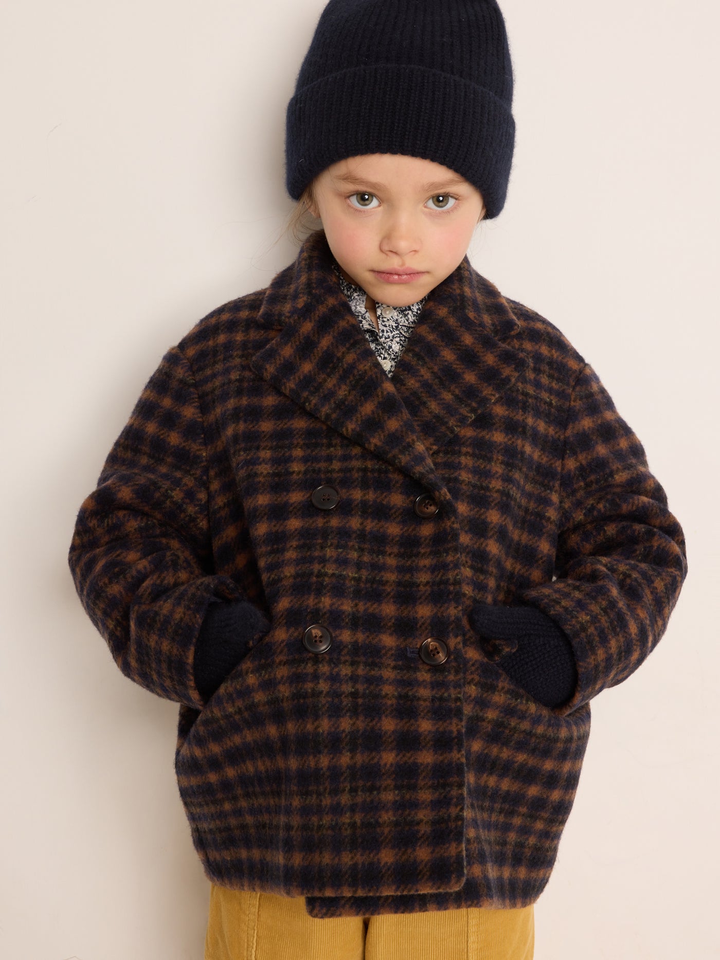 Look fille hiver 2023 manteau a carreaux