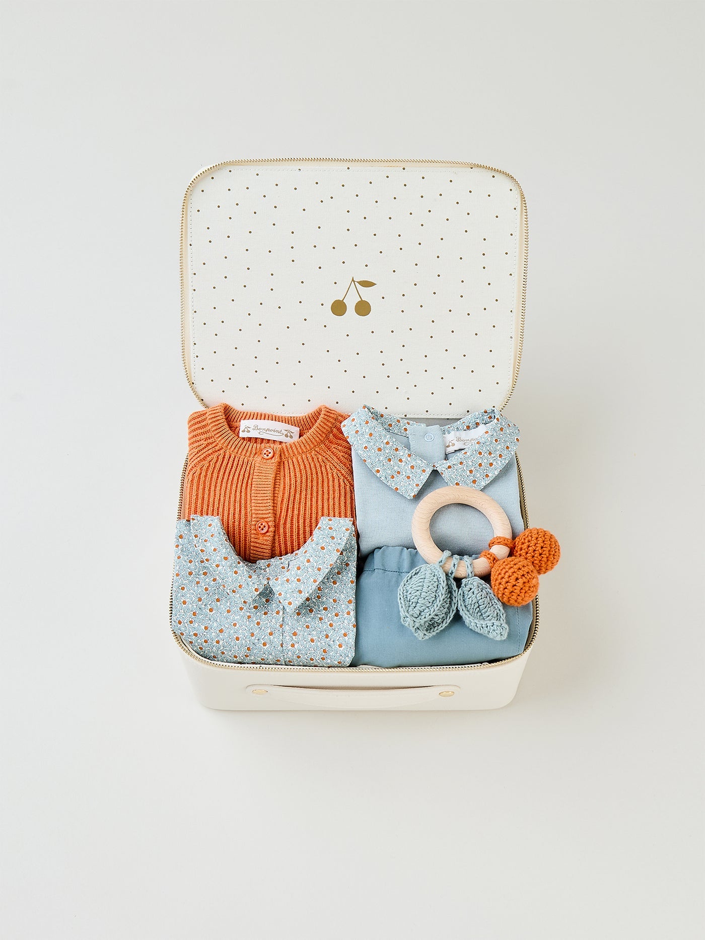 Medium newborn suitcase for boy