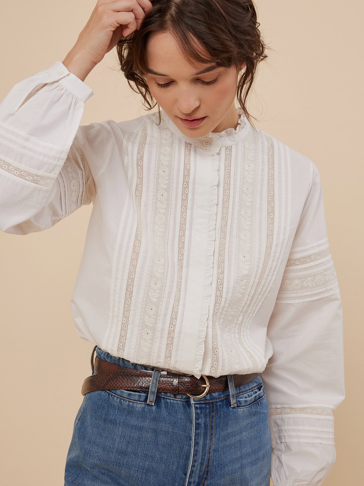 White cotton blouse with inlaid lace